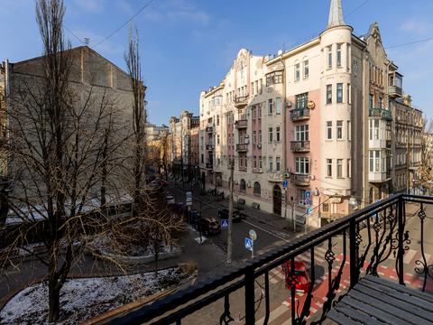 квартира за адресою Рейтарська вул., 21/13