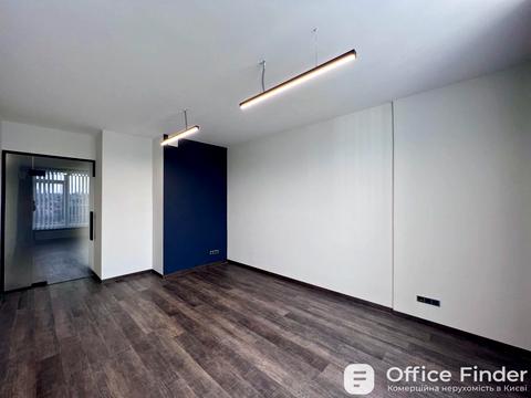 комерційна за адресою Жилянська вул., 68