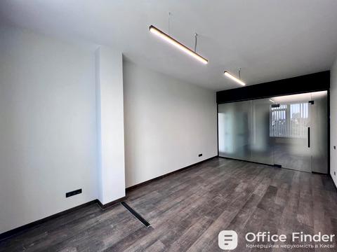 комерційна за адресою Жилянська вул., 68