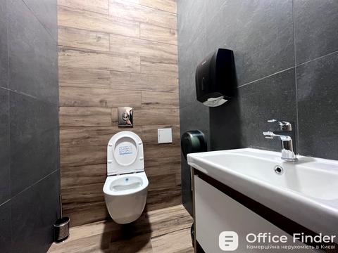 комерційна за адресою Жилянська вул., 68