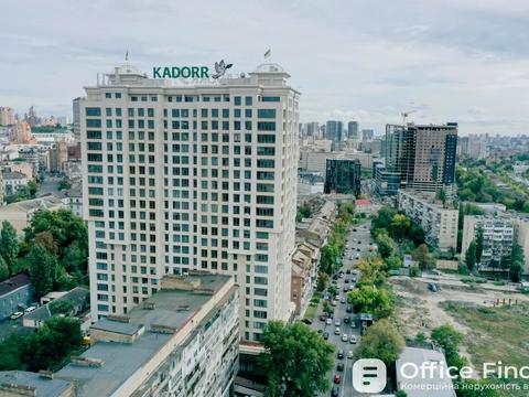 комерційна за адресою Жилянська вул., 68