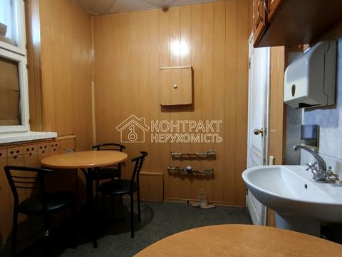 комерційна за адресою Ахсарова вул., 21