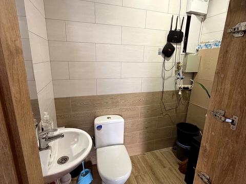 коммерческая по адресу Строителей ул., 1