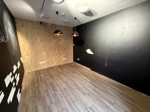 коммерческая по адресу Строителей ул., 1