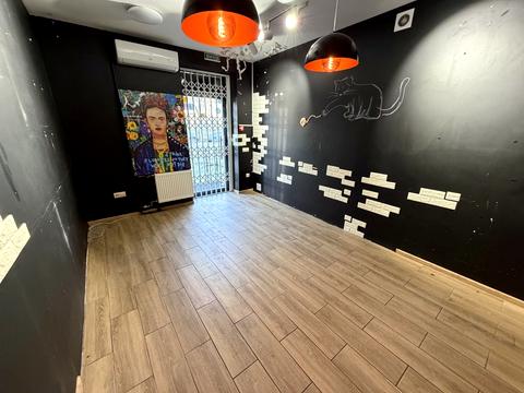 коммерческая по адресу Строителей ул., 1