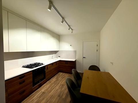 квартира за адресою Олександра Довженка вул., 21а