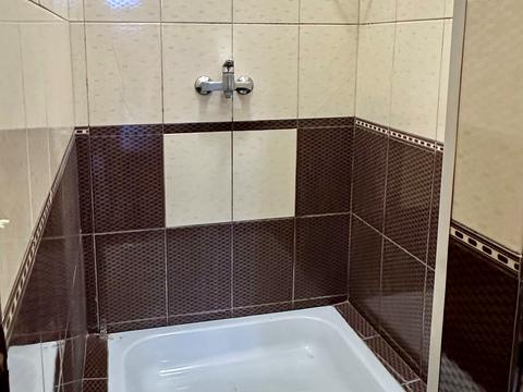 комерційна за адресою Львівська вул., 5