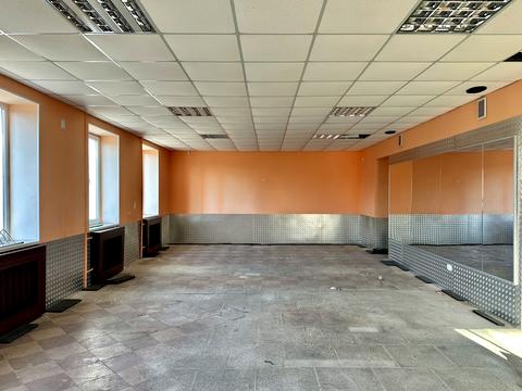 комерційна за адресою Львівська вул., 5