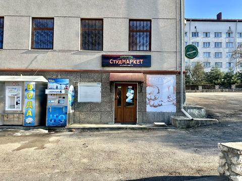 комерційна за адресою Львівська вул., 5