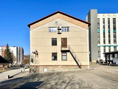 комерційна за адресою Львівська вул., 5