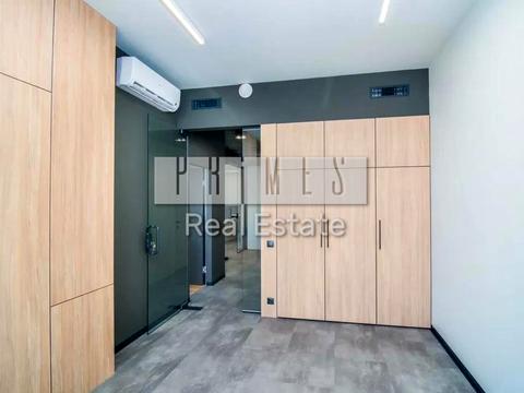 комерційна за адресою Джона Маккейна вул. (Івана Кудрі), 26