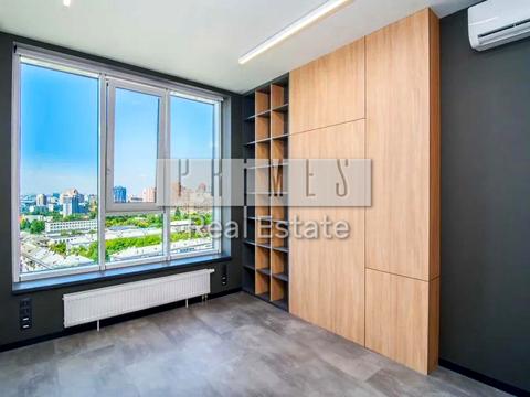 комерційна за адресою Джона Маккейна вул. (Івана Кудрі), 26