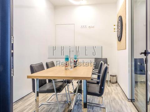 комерційна за адресою Болсуновська вул. (Сергія Струтинського), 23