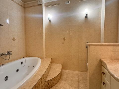 квартира за адресою Райдужний масив вул., 7-Б