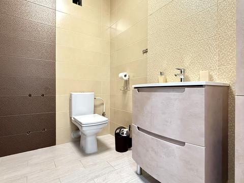 будинок за адресою Салютна вул.