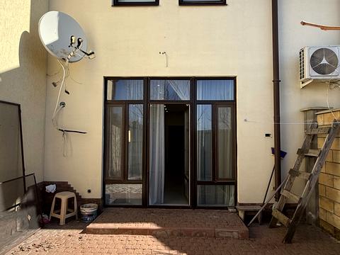 будинок за адресою Салютна вул.