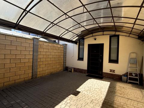 будинок за адресою Салютна вул.