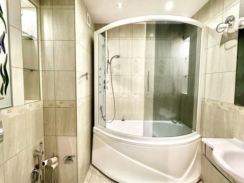 квартира за адресою Рельєфна вул., 8