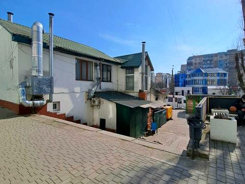 комерційна за адресою Академіка Корольова вул., 94