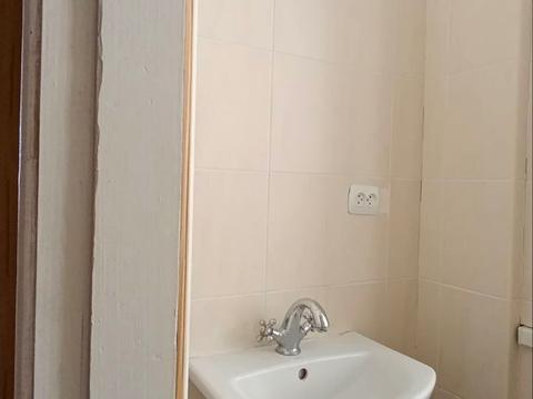 комерційна за адресою Володимирська вул., 109