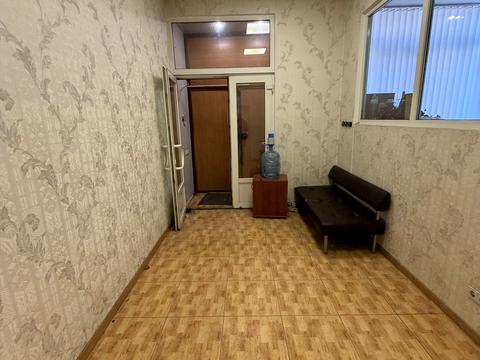 комерційна за адресою Леопольда Ященка пров. (Василя Жуковського), 17/25