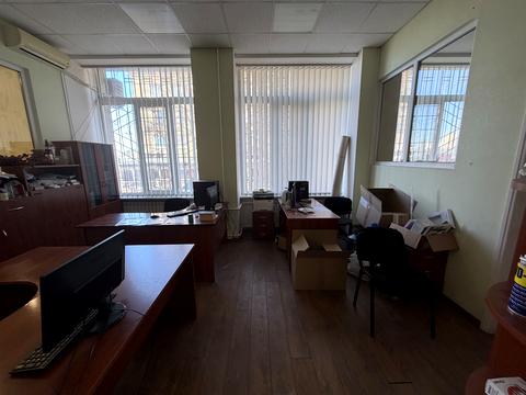 комерційна за адресою Леопольда Ященка пров. (Василя Жуковського), 17/25