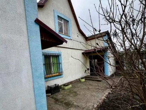 будинок за адресою Квітнева вул.