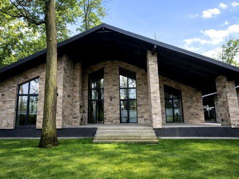 дом по адресу Евгения Коновальца ул.