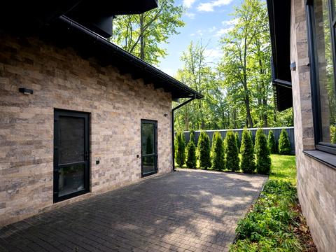 дом по адресу Евгения Коновальца ул.