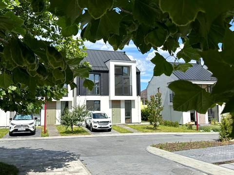 будинок за адресою Павла Глазового вул. (Олега Кошового), (Будинок)