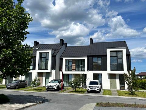 будинок за адресою Павла Глазового вул. (Олега Кошового), (Будинок)