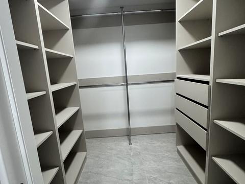 квартира за адресою Білогірська вул., 12