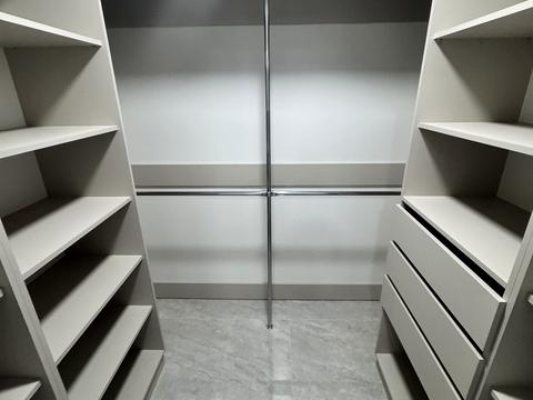 квартира за адресою Білогірська вул., 12