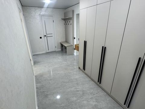 квартира за адресою Білогірська вул., 12