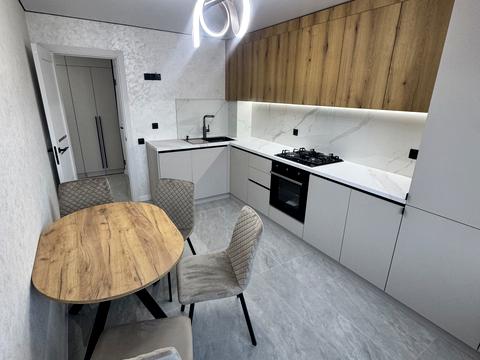 квартира за адресою Білогірська вул., 12