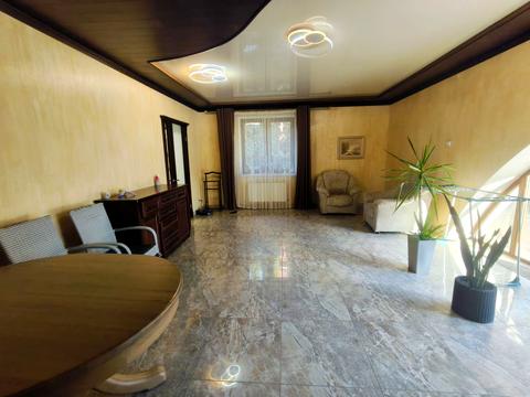 будинок за адресою Центральна, 5