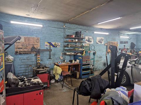 комерційна за адресою Свободи просп., 44а