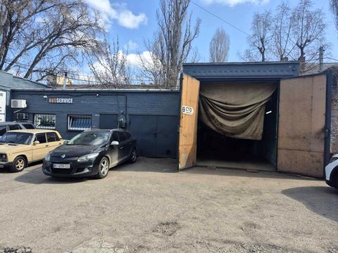 комерційна за адресою Свободи просп., 44а