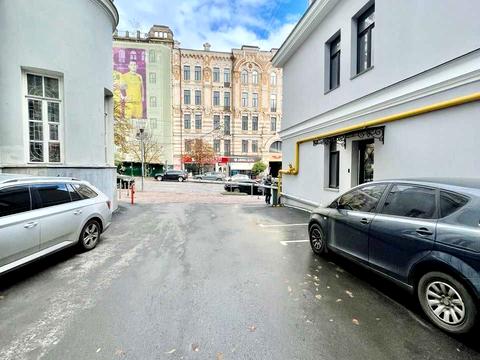 квартира за адресою Богдана Хмельницького вул., 9-Б