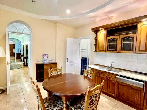 квартира за адресою Богдана Хмельницького вул., 9-Б