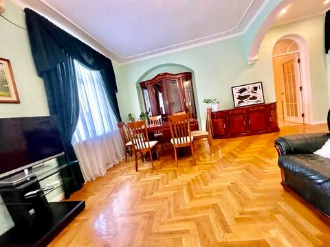 квартира за адресою Богдана Хмельницького вул., 9-Б