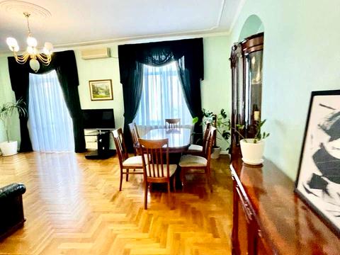 квартира за адресою Богдана Хмельницького вул., 9-Б