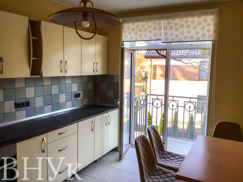 квартира по адресу Василя Ґренджі-Донського пл., 3а