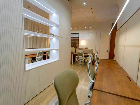 комерційна за адресою Саксаганського вул., 58