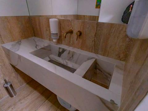 комерційна за адресою Саксаганського вул., 58