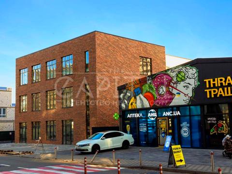 комерційна за адресою Практична вул., 8