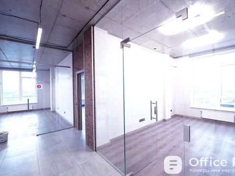 комерційна за адресою Жилянська вул., 68