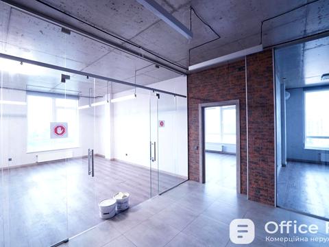 комерційна за адресою Жилянська вул., 68