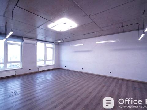 комерційна за адресою Жилянська вул., 68