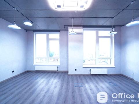 комерційна за адресою Жилянська вул., 68